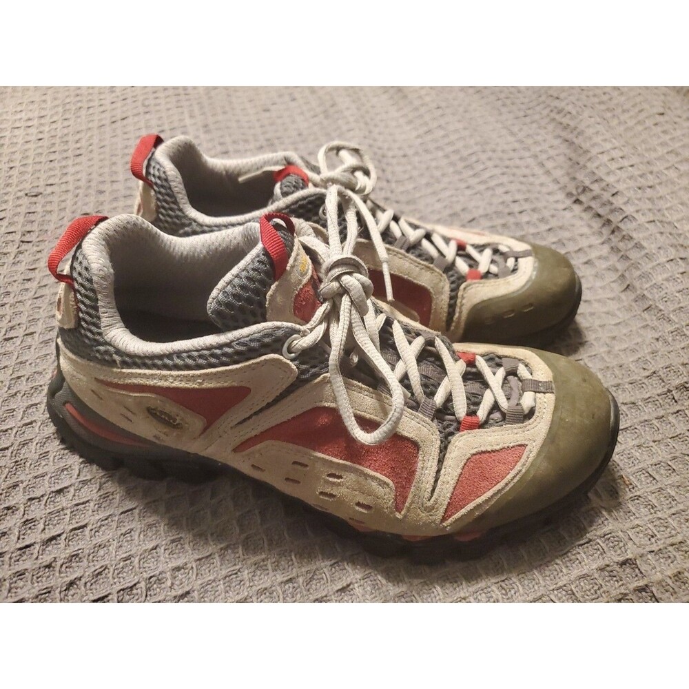 AKU GORE-TEX Vibram Hiking Shoes; Men's Size 7, Women's Size 8.5 US Multicolor